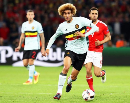 Fellaini renueva con el Manchester United hasta 2018