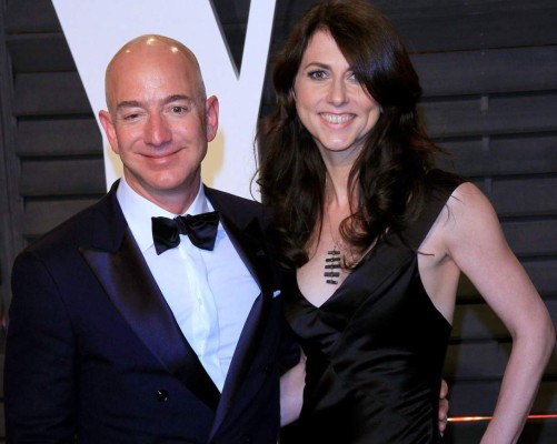 Trump se burla de Jeff Bezos tras escándalo por infidelidad