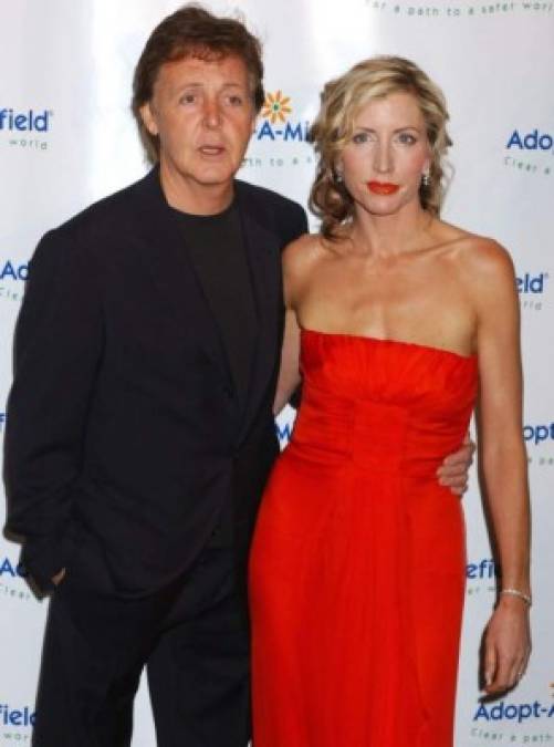 Paul McCartney y Heather Mills<br/>Acuerdo de divorcio: $48.6 millones de dólares<br/><br/>Al final el ex Beatle pagó solo una pequeña porción de su fortuna comparado con lo que Mills reclamaba, al menos 250 millones de dólares, tras cuatro años de matrimonio y una hija en común.<br/><br/>