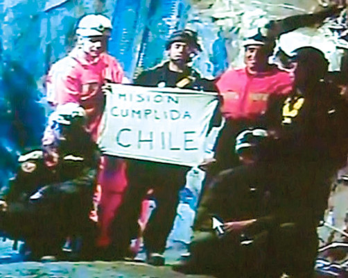 Dados de alta 31 de los 33 mineros rescatados