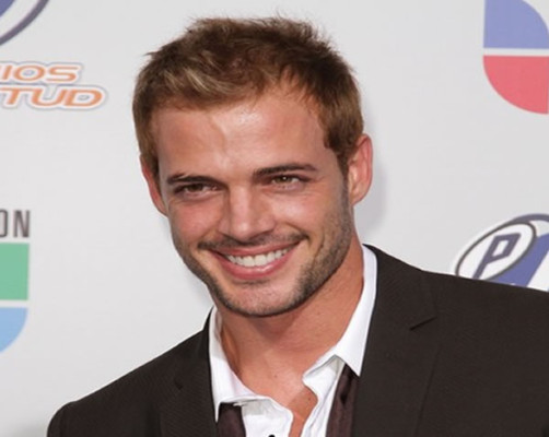 Menor de edad demanda al actor William Levy