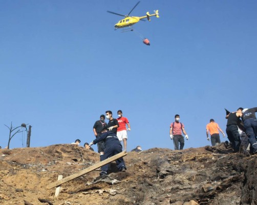 Aumenta a 15 número de muertos en incendio en Chile