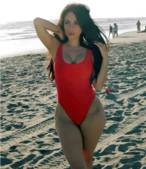 A la mexicana le gusta mucho la playa.