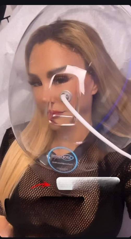 Para finalizar su mensaje, la actriz dijo: “Debemos adaptarnos para seguir teniendo trabajo. Así que esto es por el público”, sentenció. Dejando entrever que tampoco ha sido fácil para ella, y que, probablemente, su miedo a quedar en el olvido no le parece buena idea. 