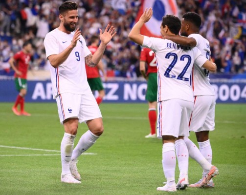 Francia golea en su último ensayo previo a la Eurocopa; Benzema salió lesionado