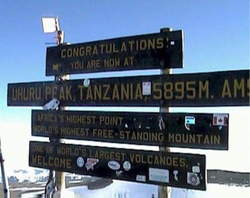 Roger Espinoza y su travesía de inicio de año en las montañas de Tanzania