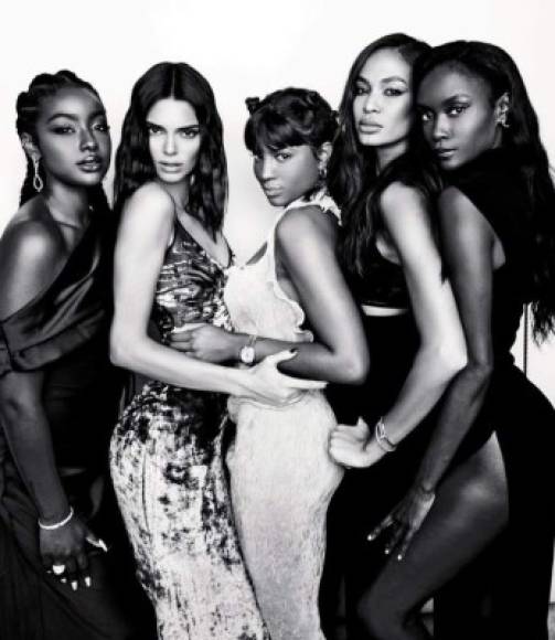 Hailey también tuvo a otras de sus famosas colegas del mundo del modelaje entre sus invitadas, entre estas destacan Kendall Jenner y Justine Skye.