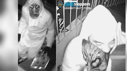 Tres personas disfrazadas de fantasmas irrumpieron en una casa de Brooklyn.