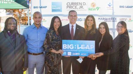 El alcalde de Los Ángeles, Eric Garcetti presentó el programa.
