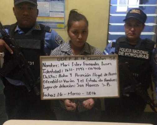 Capturan a mujer acusada de asaltar un bus en Santa Bárbara