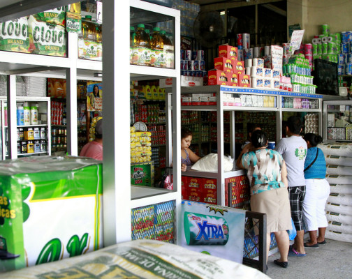 Sancionarán negocios que cobren el 15% a 273 productos exonerados