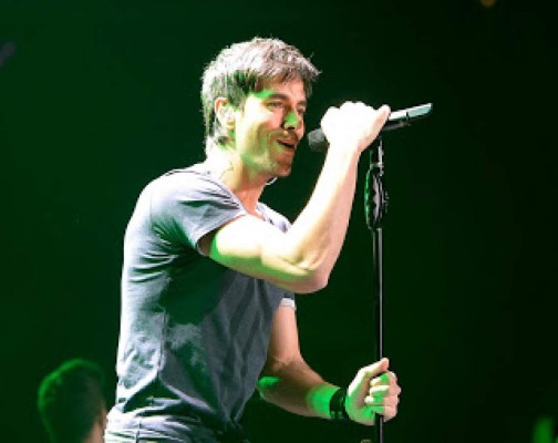 Los fans de Enrique Iglesias le quieren en el Mundial