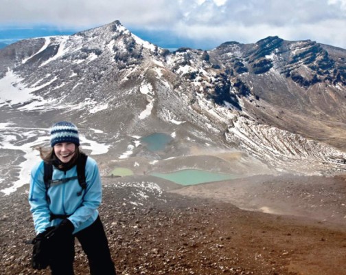 Sale humo de la Isla White, una isla volcÃ¡nica en Nueva Zelanda, el 11 de diciembre del 2019. (AP Photo/Mark Baker)