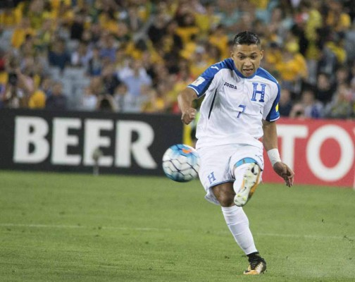 Video: La emotiva salida de Emilio Izaguirre tras su lesión en Sídney