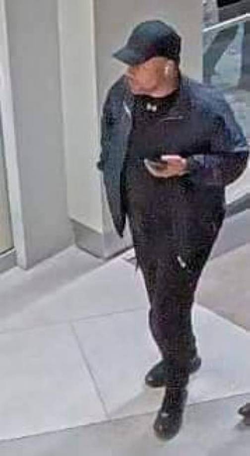 En la reciente declaración sobre su regreso a Honduras tras la suspensión de la orden de arresto, tampoco reveló en qué país se refugió en su huida de la justicia nacional. 