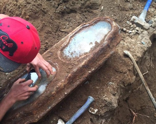 Hallan cuerpo de niña enterrada hace 145 años en perfecto estado