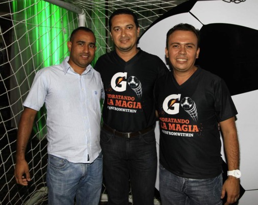 Embotelladora de Sula presenta bebida conmemorativa a Brasil 2014