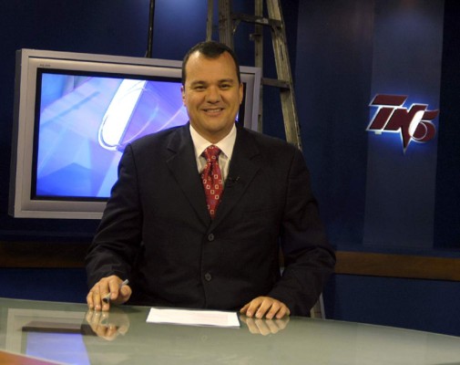 Villeda le da la bienvenida a Renato Álvarez