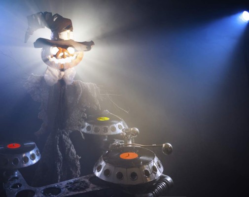 ¡Noches de aterradoras fiestas!