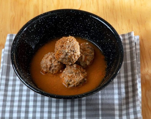 Cómo hacer albóndigas de arroz y carne