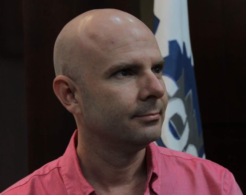 Extienden horarios y días de atención en las aduanas