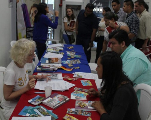 Expoeduca reúne a decenas de jóvenes