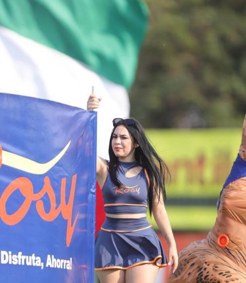 El derroche de belleza también se hizo presente en el Estadio Yankel Rosenthal. 