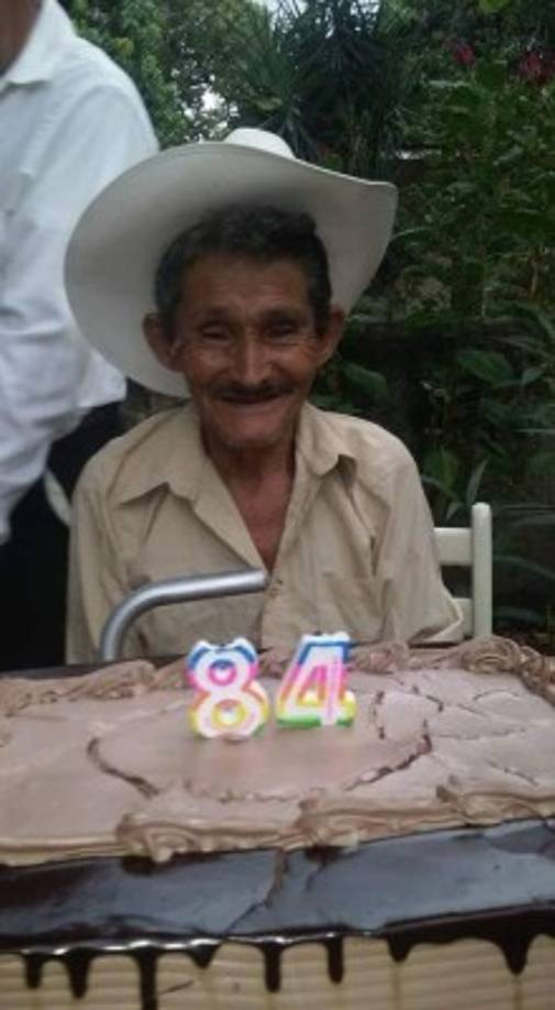 Una tierna imagen de un papá: 'El es mi Hermoso Papá', escribió Alicia Ramírez.