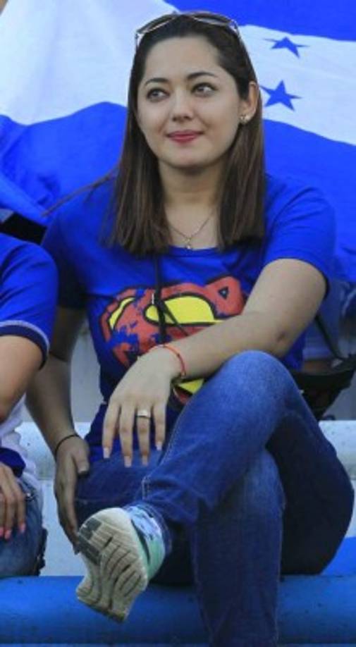 Sonriente a minutos del pitazo inicial entre Honduras y trinitenses por la segunda jornada de la Hexagonal de Concacaf.