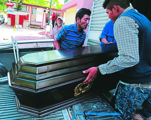 Hombre ebrio mata a machetazos a niño en La Paz