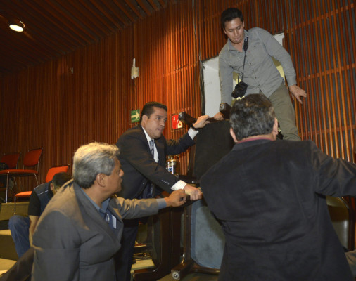 México aprueba reforma energética que abre las puertas al capital privado