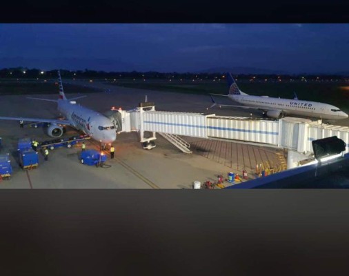 Reanudan vuelos nocturnos en el aeropuerto Ramón Villeda Morales