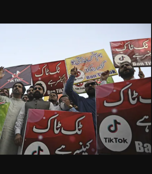 Pakistán: En los últimos años, las autoridades de ese país han impuesto prohibiciones temporales a TikTok en múltiples ocasiones, aunque posteriormente han revertido tales decisiones. En un incidente registrado en 2021, un tribunal ordenó el bloqueo de la aplicación en respuesta a quejas sobre “contenido considerado inmoral e indecente”.