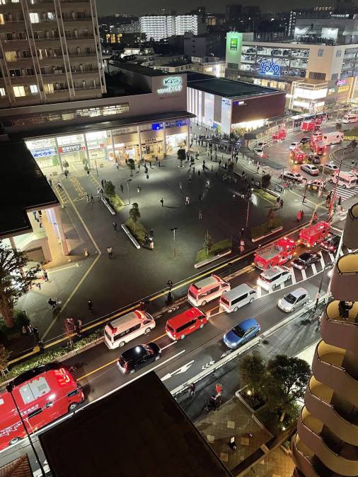 Los equipos de emergencia respondieron de inmediato ante las llamadas de los pasajeros en pánico.