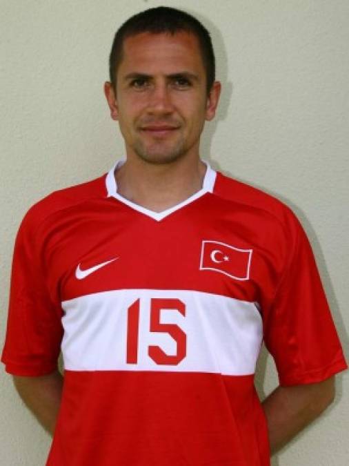 Emre Asık también fue internacional con la selección turca en 27 ocasiones.