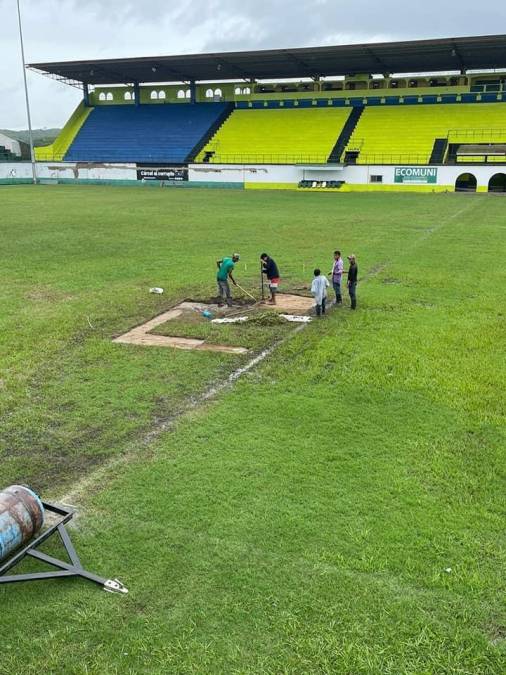 Los ingenieros trabajan a todo motor para que el terreno de juego este a la altura de los compromisos que sostendrán.