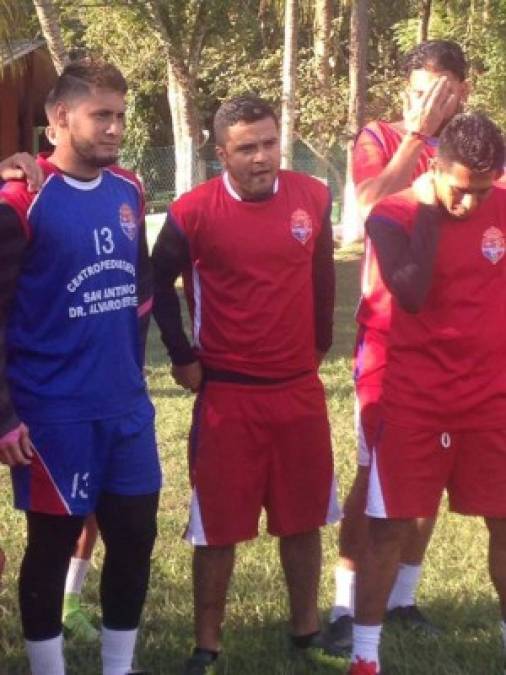Edwin León: El mediocampista, figura en su momento en el Honduras Progreso, se unió al Real Juventud de la Liga de Ascenso.