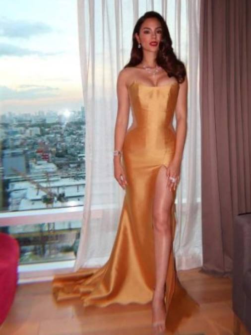 Mientras tanto, un día antes de pasar la corona de Miss Universo Filipinas a Gazini Ganados el mes pasado, Catriona recurrió a su Instagram Stories para compartir su experiencia al unirse al certamen de belleza.<br/><br/>'Este fue el mismo evento en el que experimenté un aumento en el 'bodyshaming' en la comunidad en línea. Es fácil decirle a alguien que sea fuerte pero duele', escribió Catriona.<br/><br/>'Hubo días en los que me costó mucho leer los comentarios en línea. Y definitivamente fue un proceso. Pero tuve que crecer para aceptar y amar mi forma y apreciar mi cuerpo por su fuerza y ​​capacidad', compartió Gray.