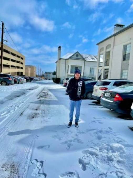 Los inmigrantes hondureños compartieron con Diario La Prensa sus imágenes y videos sobre la histórica tormenta invernal que afecta al estado de Texas desde la semana pasada.<br/><br/>En la foto, el hondureño Selvin Pérez.