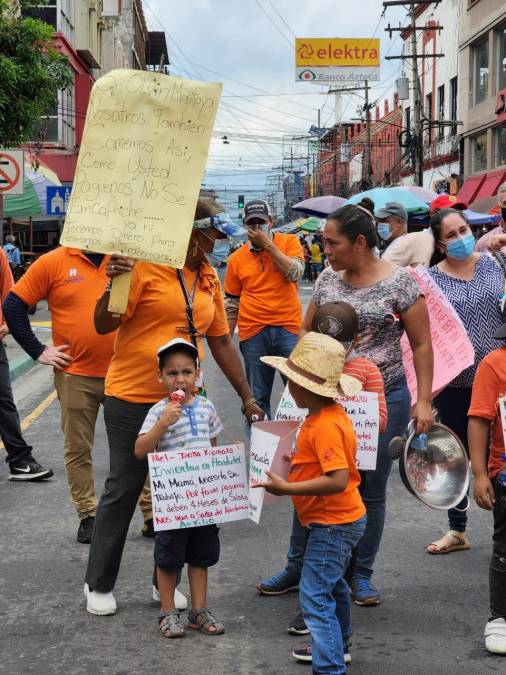 Empleados de Hondutel exigen pagos de salarios atrasados
