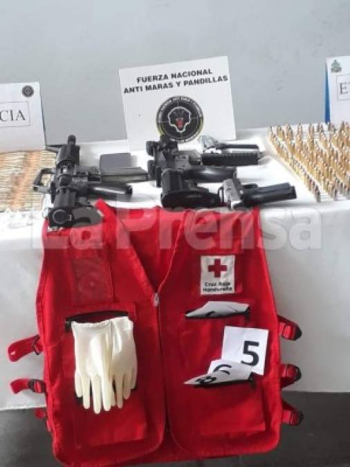 Uno de los sujetos se hacía pasar como paramédico de la Cruz Roja Hondureña para no ser detectado por las autoridades cuando andaba cometiendo ilícitos.