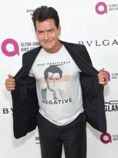 Charlie Sheen confesó en noviembre de 2015 que era portador del VIH (Virus de Inmunodeficiencia Humana), causante del Sida.