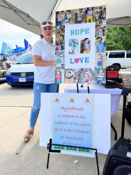 El buen gesto y la solidaridad no se hizo esperar en esta dama que pidió la recaudación de dinero para celebrarles el día del niño a la tribu Tolupán.