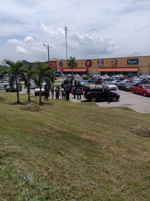 Con armas y balas, arrestan a cuatro hombres en la Terminal de Buses, San Pedro Sula (FOTOS)