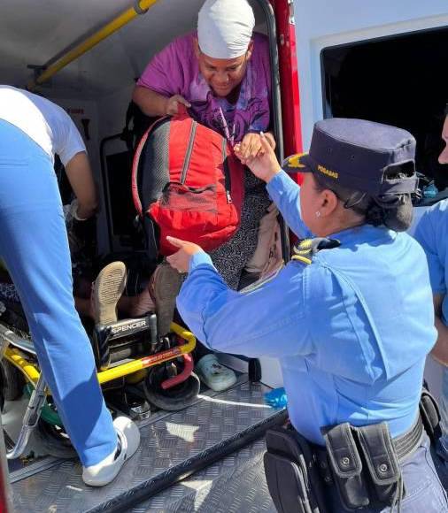 Otros pacientes son atendidos en centros médicos privados de la isla. 