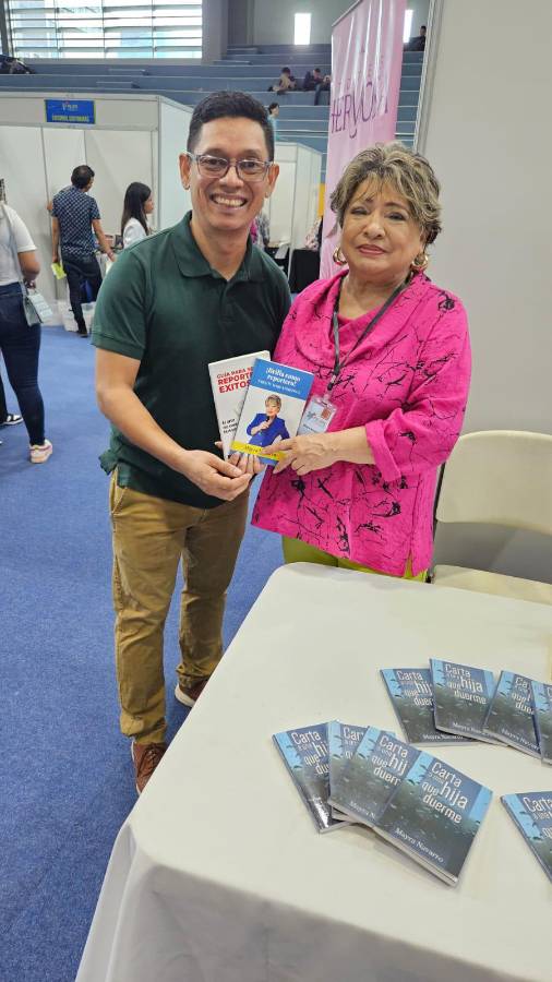 Óscar Romero y Mayra Navarro