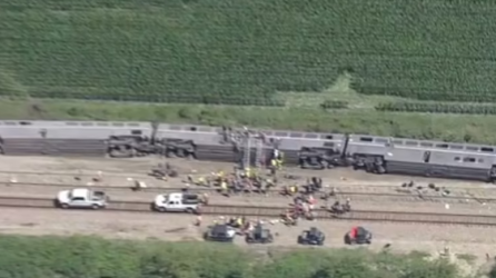 Ocho vagones del tren de Amtrak se descarrilaron dejando varios muertos y heridos.