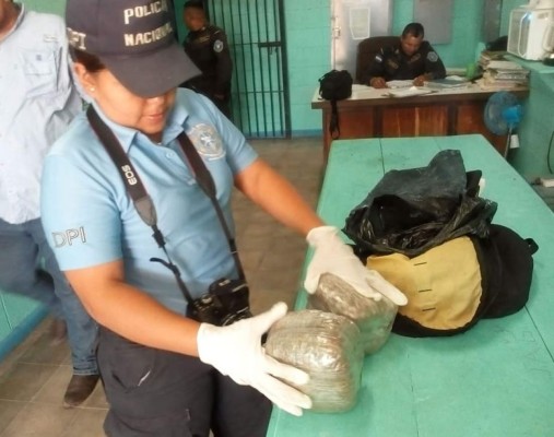 Detienen a tres mujeres por intentar introducir drogas y cigarros en centros penales