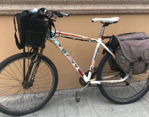 Los momentos mágicos de Tabare junto a su bicicleta 'América' en Honduras