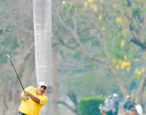 Alcon se quedó con el cetro